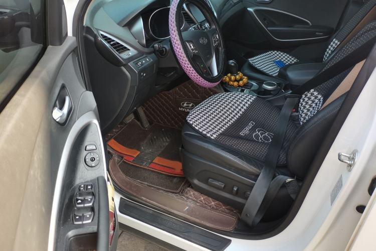 Used Hyundai Santa Fe 2015 2.0T Automatic Two-Wheel Drive Smart Version 5 Seats