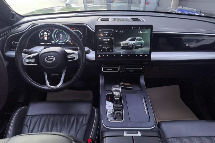 Used GAC Trumpchi GS8 2022 Flagship Series 2.0 TGDI Four-Wheel Drive Luxury Smart Connectivity Version (7 Seats)
