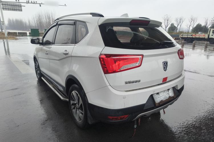 Used Baojun 560 2015 1.8L manual luxury version