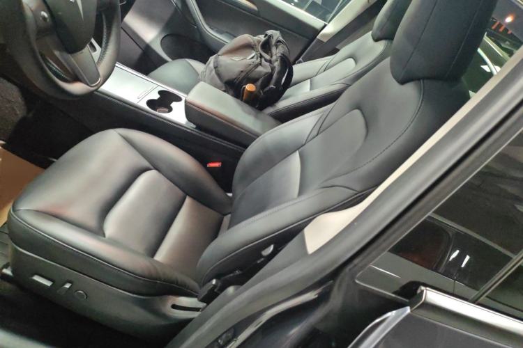 Used Tesla Model Y 2021 Long-Range All-Wheel-Drive Version
