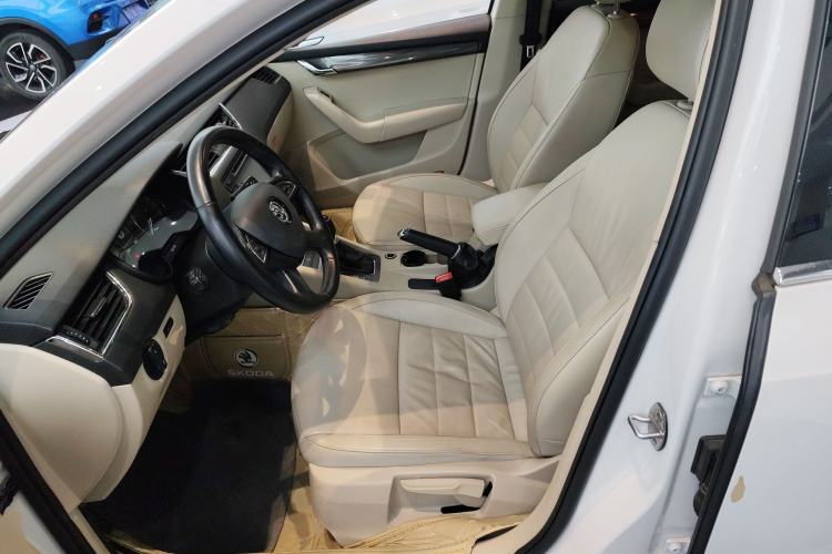 Used Skoda Octavia 2015 1.6L Automatic Yijun Edition
