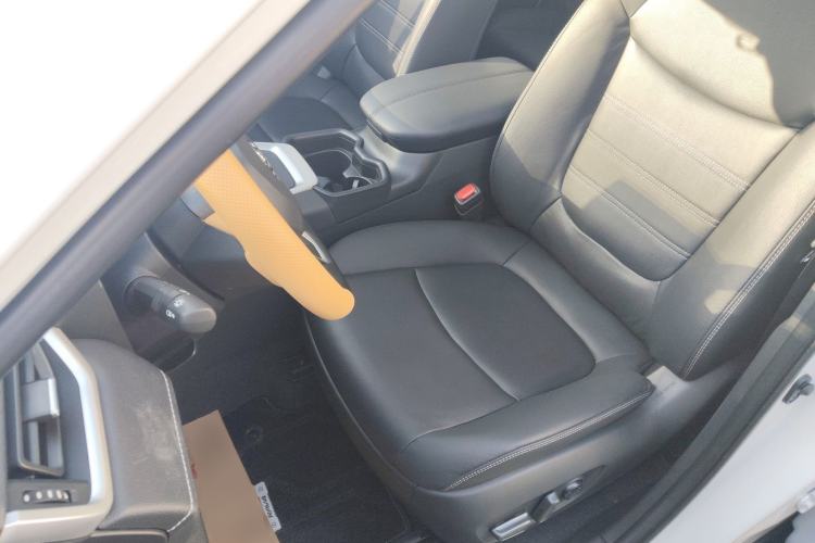 Used Toyota RAV4 2023 2.0L CVT Two-Wheel Drive Fashion Plus Edition
