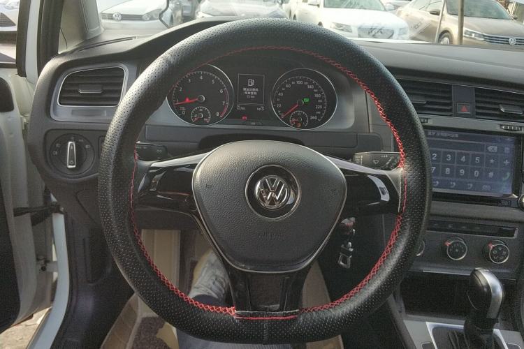 Used Volkswagen Golf 2015 1.4TSI Automatic Comfort Model
