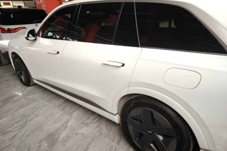 Used ONVO Luxeed L90 
