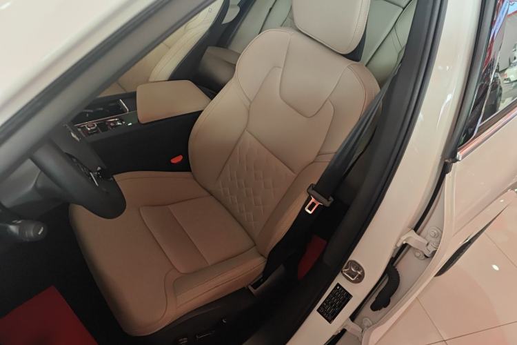 Used Volvo XC60 2026 B5 4x4 Smart Luxury Edition