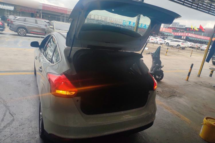 Used Ford Focus 2015 Hatchback 1.6L Automatic Fashion Edition