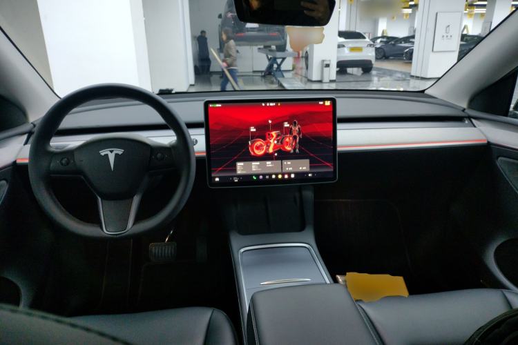 Used Tesla Model Y 2023 Long-Range All-Wheel-Drive Version