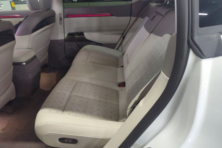 Used Zeekr 7X 2025 100 kWh Long-Range Rear-Wheel Drive with Intelligent Driving Features
