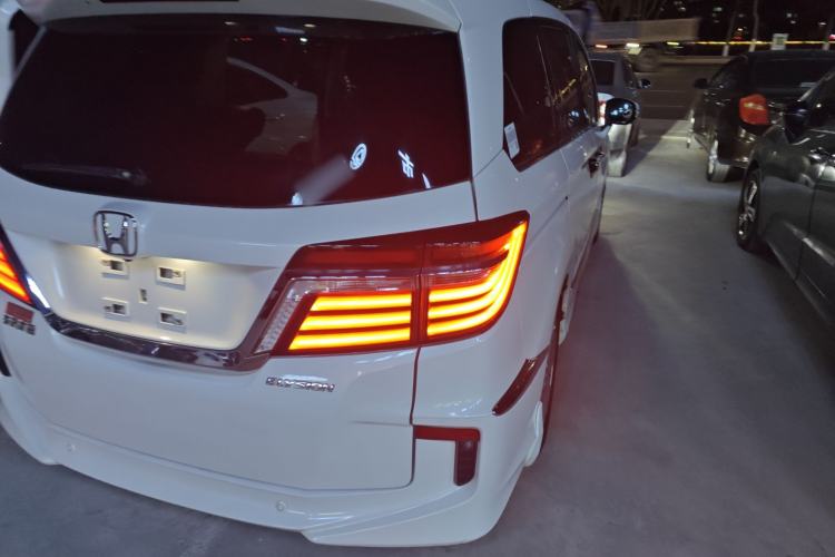 Used Honda Elysion 2016 2.4L Luxury Edition
