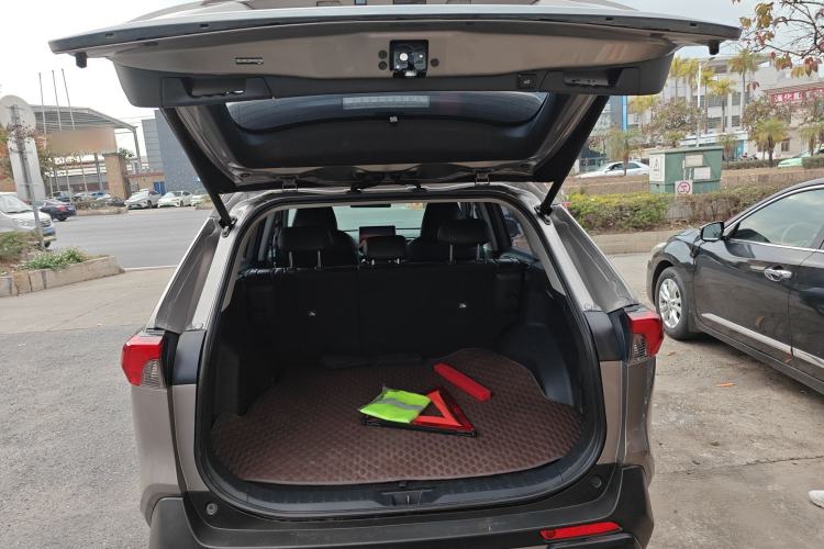 Used Toyota RAV4 2022 Dual-Engine 2.5L E-CVT Two-Wheel Drive Elite Edition