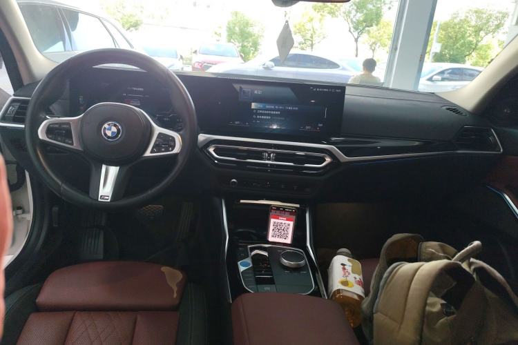 Used BMW i3 2022 eDrive 35 L
