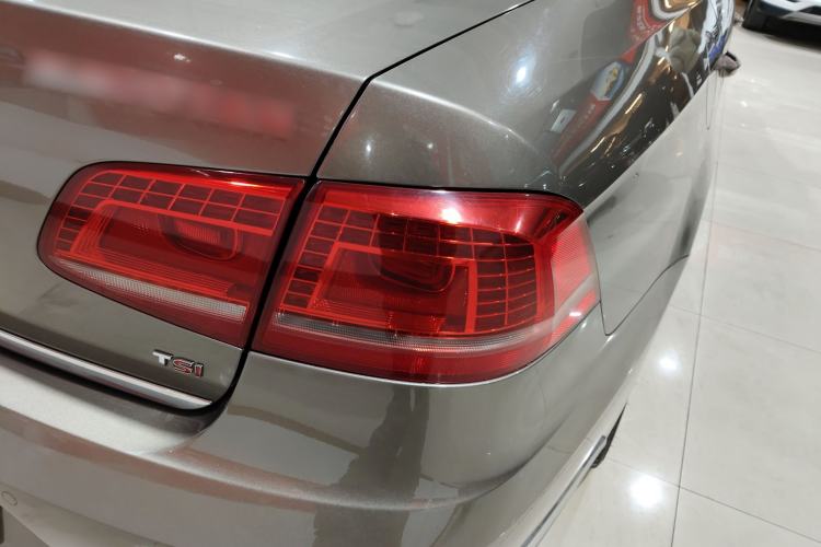 Used Volkswagen Magotan 2016 1.8TSI Luxury Comfort Model
