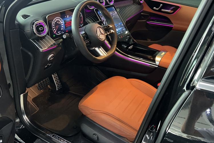 Used Mercedes-Benz GLC 2024 GLC 260 L 4MATIC Luxury Model 5 Seats
