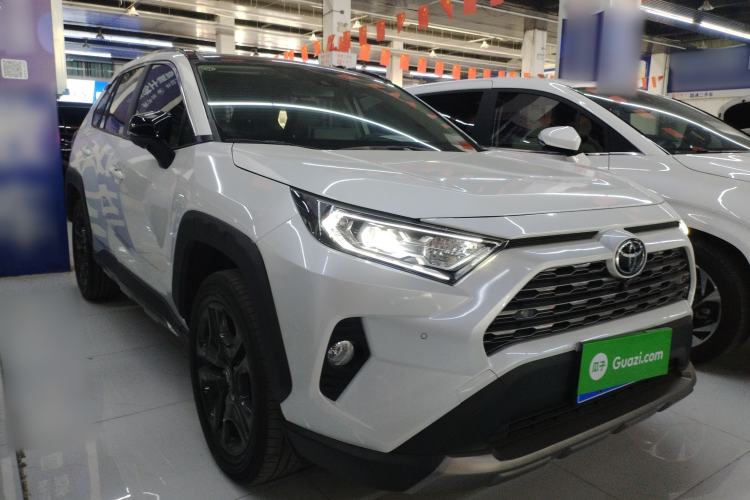 Used Toyota RAV4 2022 2.0L CVT Four-Wheel Drive Premium Edition
