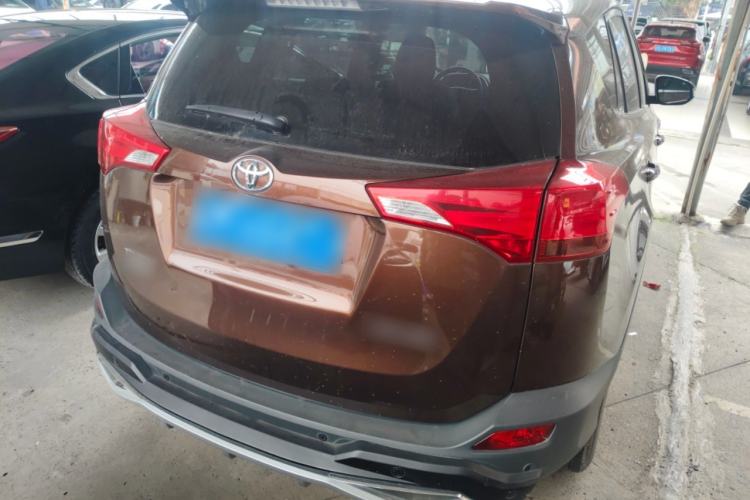 Used Toyota RAV4 2015 2.0L CVT Two-Wheel Drive Fashion Edition