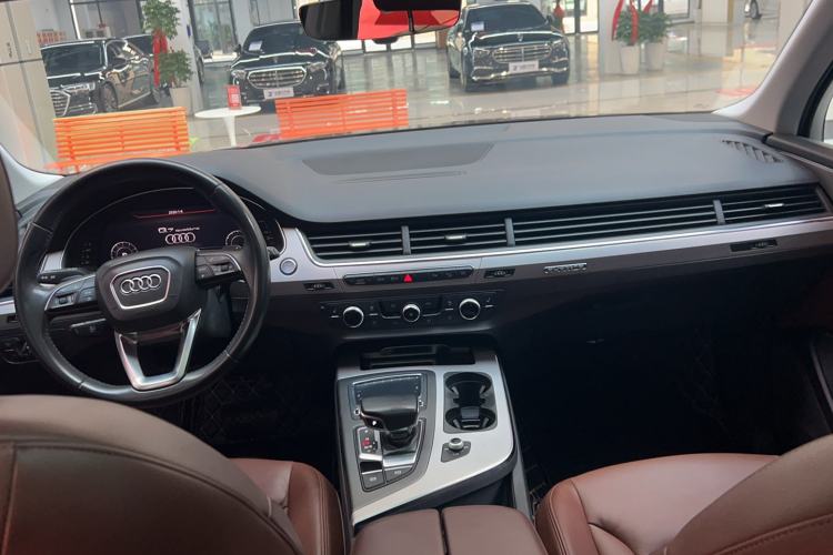 Used Audi Q7 2019 45 TFSI Comfort Model
