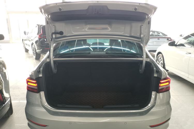 Used Volkswagen Lavida 2022 1.5L Automatic Fashion Edition