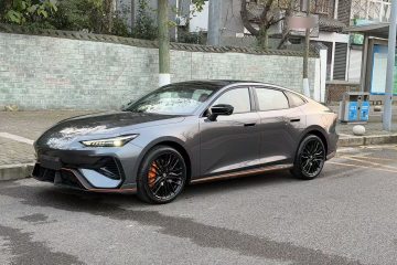 Used Changan UNI-V 2025 Model Third-Generation 2.0T Dynamic Edition