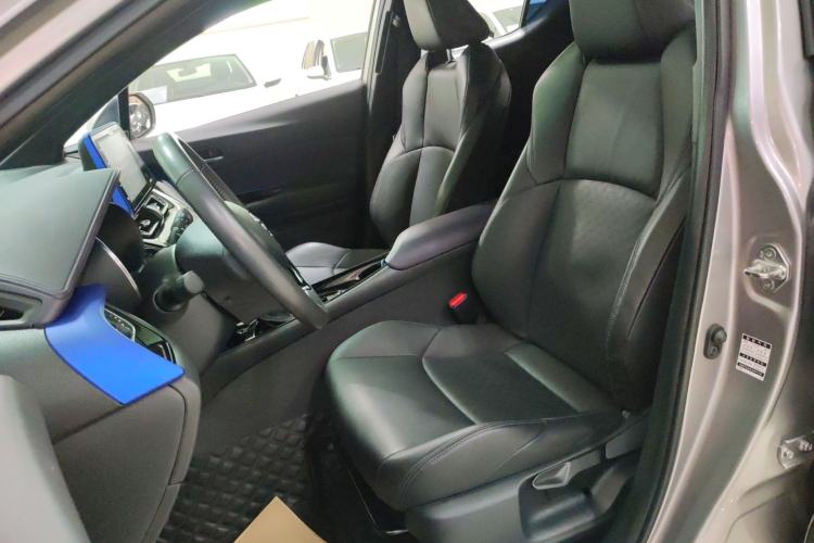 Used Toyota IZOA 2020 2.0L Yichi Version
