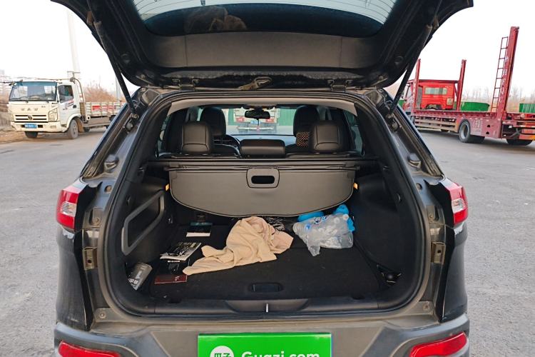 Used  Cherokee 2016 2.4L Leading Smart Version