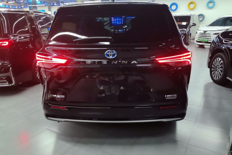 Used Toyota Sienna 2021 2.5L Hybrid Premium Edition
