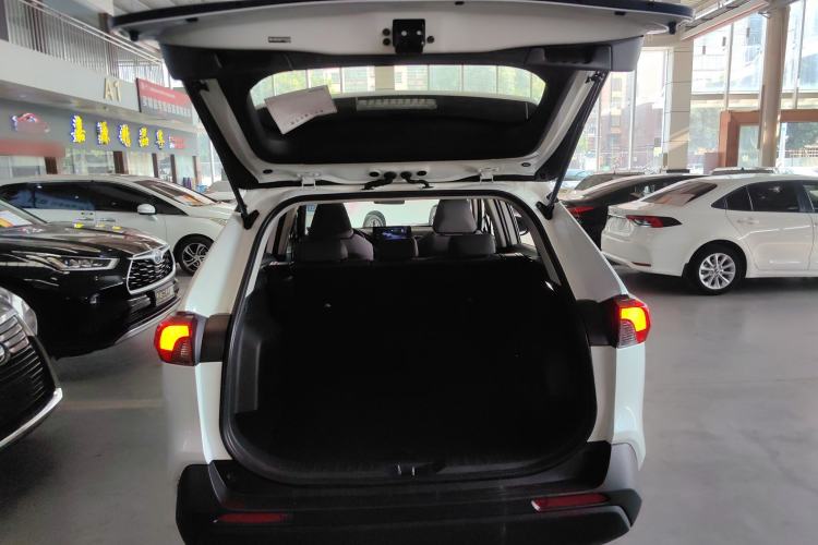 Used Toyota RAV4 2023 Dual-Motor 2.5L E-CVT Two-Wheel Drive Elite Edition
