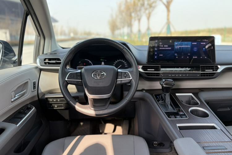 Used Toyota Granvia 2023 2.5L Hybrid Prestige PLUS Edition