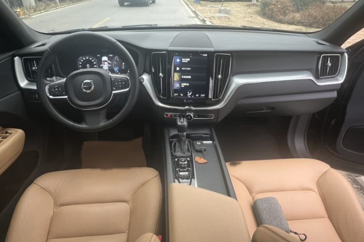 Used Volvo XC60 2019 T5 4x4 Smart Edition China V Standard
