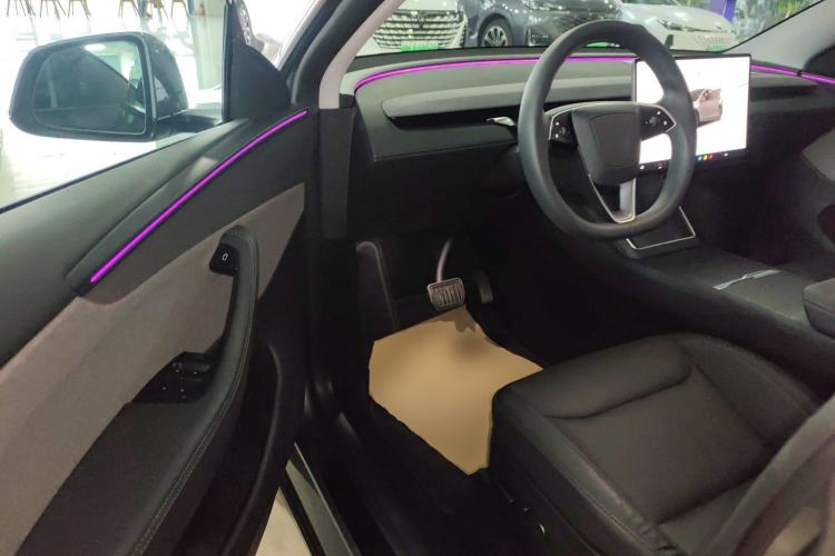 Used Tesla Model Y 2025 Rear-Wheel-Drive Version
