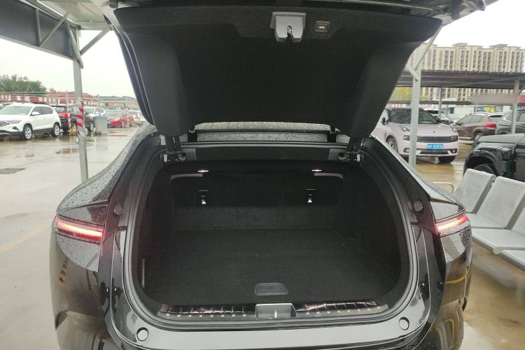 Used  12 2025 Ultra Extended-Range Edition
