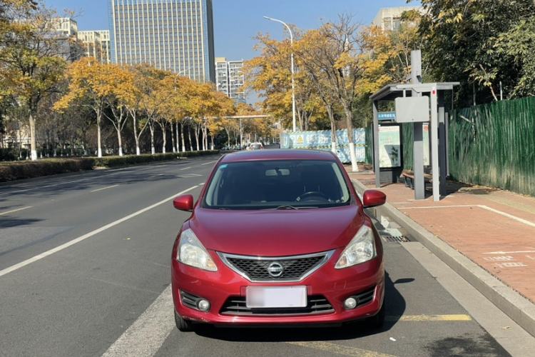 Used Nissan Tiida 2013 1.6L CVT Cool Cafe Edition
