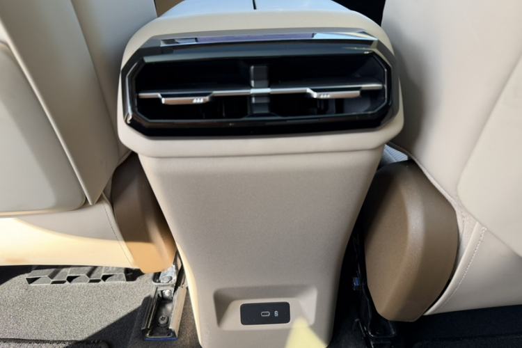 Used  HT 2023 670 Rear-Drive Ultra-High Voltage Version
