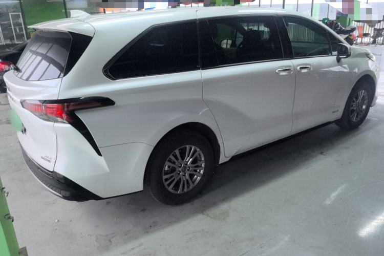 Used Toyota Sienna 2021 2.5L Hybrid Luxury Edition
