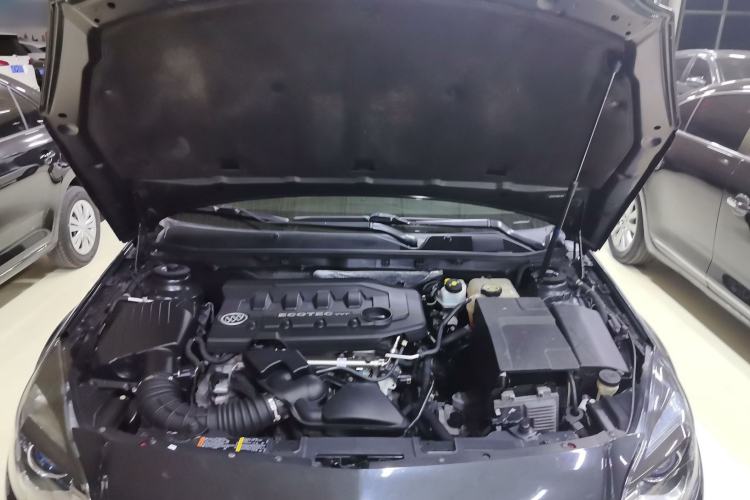 Used Buick Regal 2015 2.0L Leading Fashion Edition