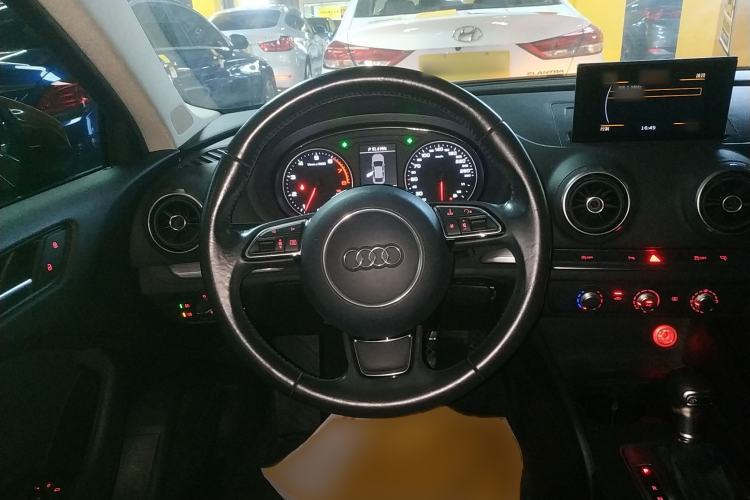 Used Audi A3 2014 Limousine 35 TFSI Automatic Fashion Model
