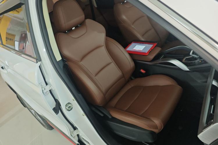 Used Geely Auto Emgrand X7 Sport 2021 Million Edition 1.8TD DCT Two-Wheel Drive Luxury Model
