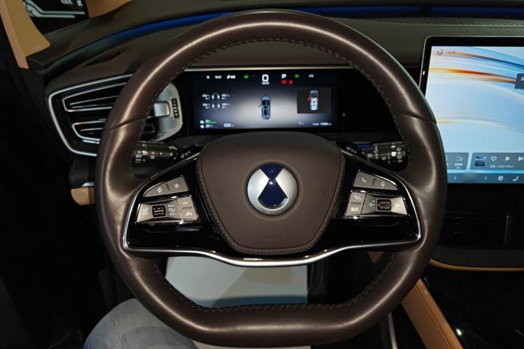 Used Denza D9 2025 DM-i Intelligent Drive 1020 Four-Wheel Drive Flagship Model