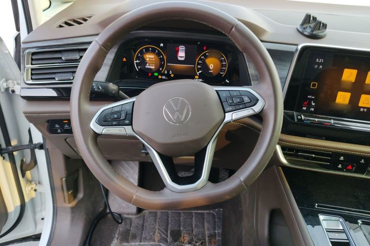 Used Volkswagen Viloran 2024 330TSI Luxury Edition
