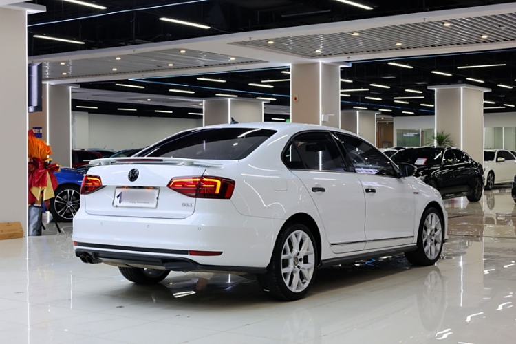 Used Volkswagen Sagitar 2016 2.0 TSI GLI
