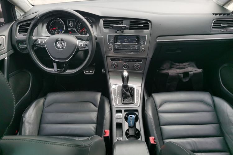 Used Volkswagen Golf 2015 1.4TSI Automatic Luxury Model
