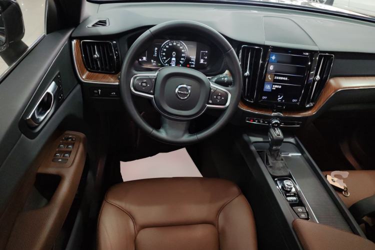 Used Volvo XC60 2021 T5 4x4 Smart Luxury Edition
