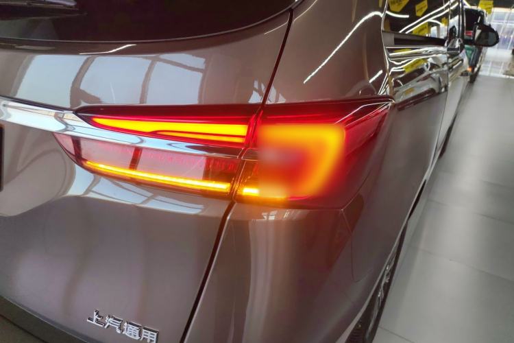 Used Buick GL8 2023 Land Executive Class Comfort Model
