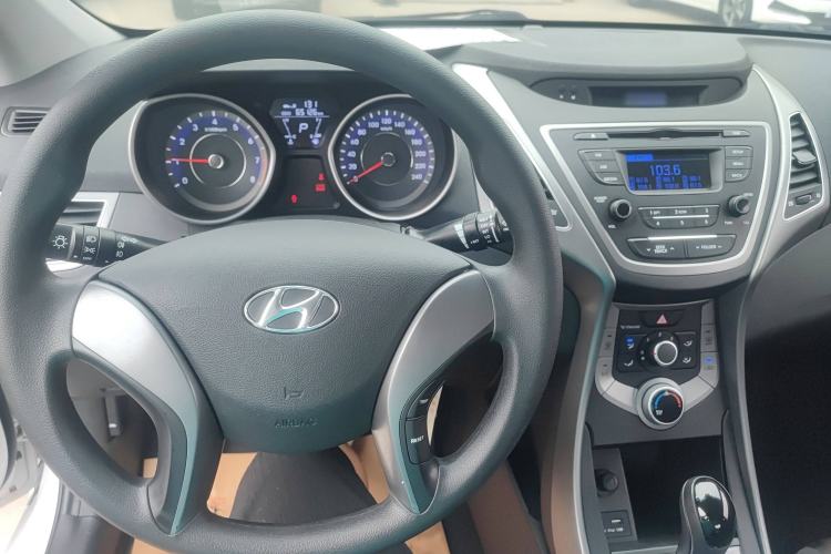 Used Hyundai Elantra 2016 1.6L Automatic Smart Version
