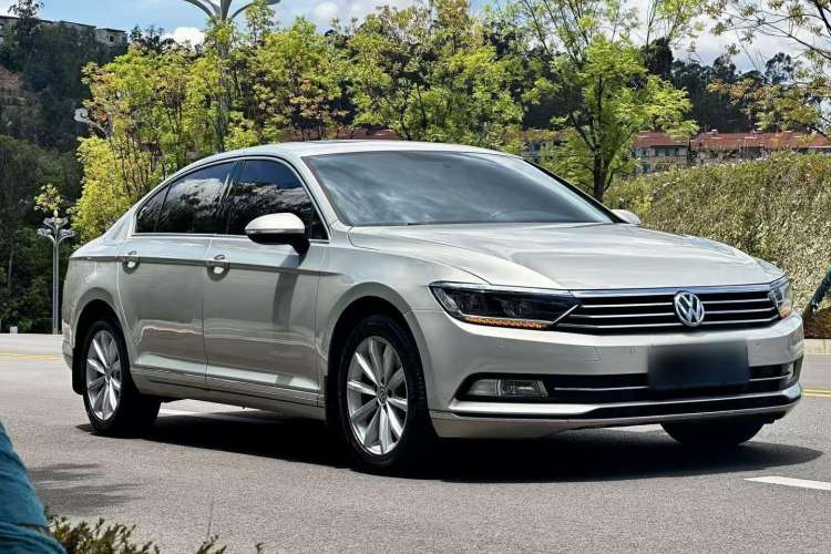 Used Volkswagen Magotan 2019 330TSI DSG Leading Edition China V Standard
