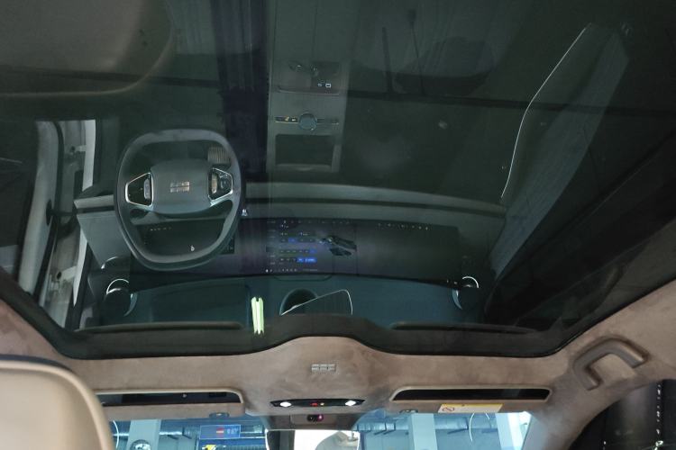 Used Geely Galaxy E8 2024 665 km Range Rear-Drive Starship Long-Range Version
