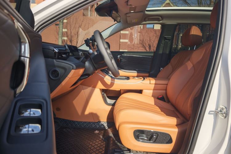 Used AION V 2024 Aion Tyrannosaurus 650 Smart Luxury Edition
