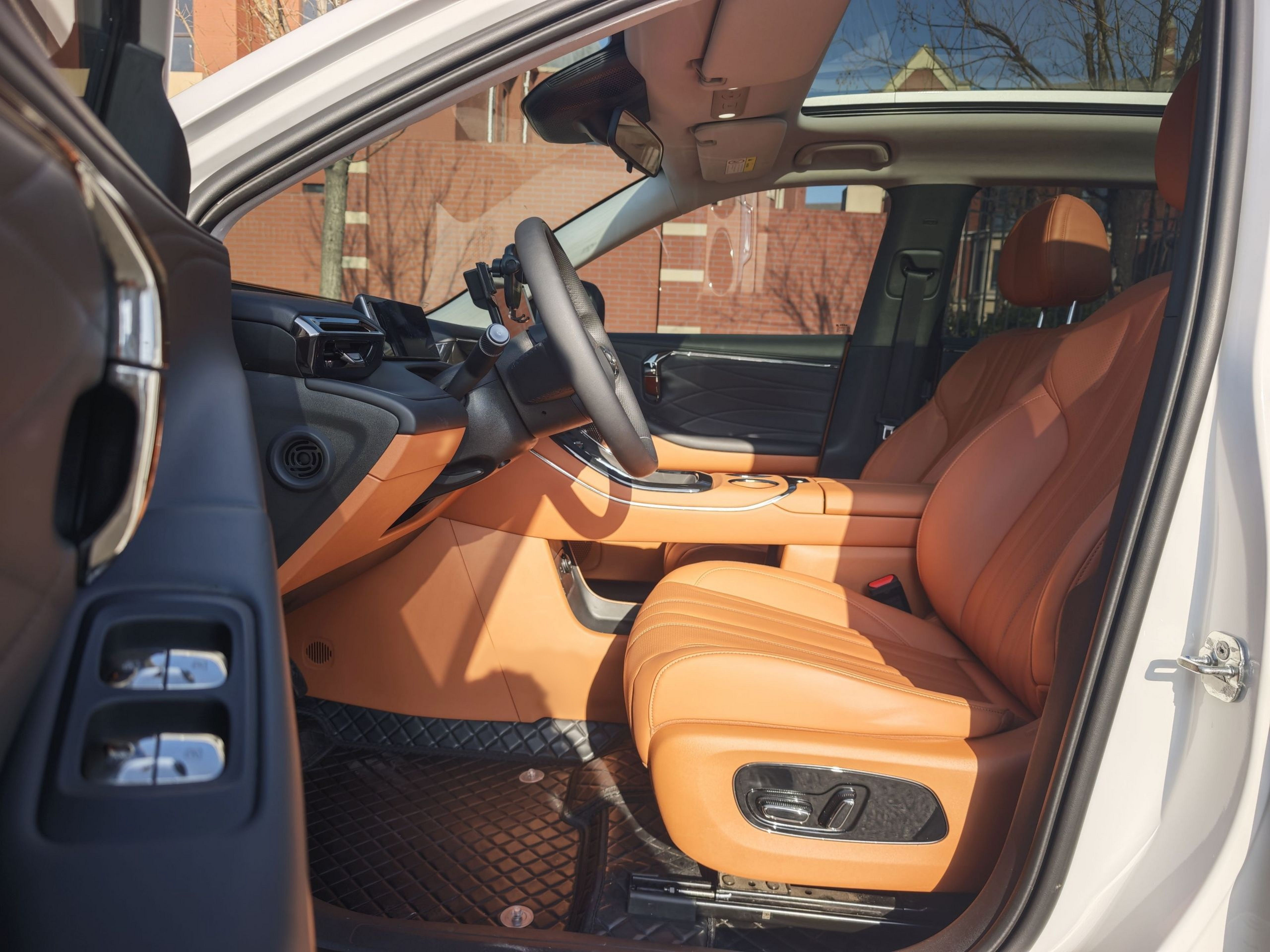 المقاعد الأمامية داخل السيارة