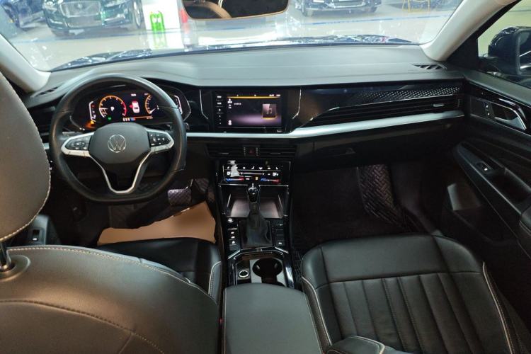 Used Volkswagen Passat 2022 330TSI Elite Edition Custom Version
