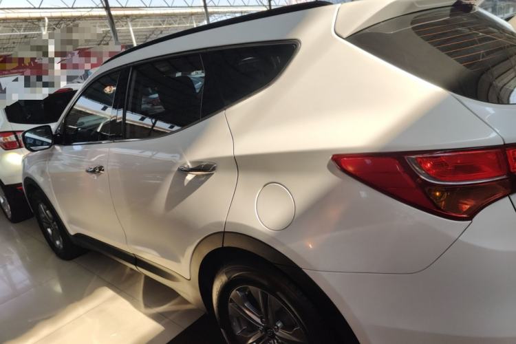 Used Hyundai Santa Fe 2015 2.0T Automatic Two-Wheel Drive Smart Version 5 Seats
