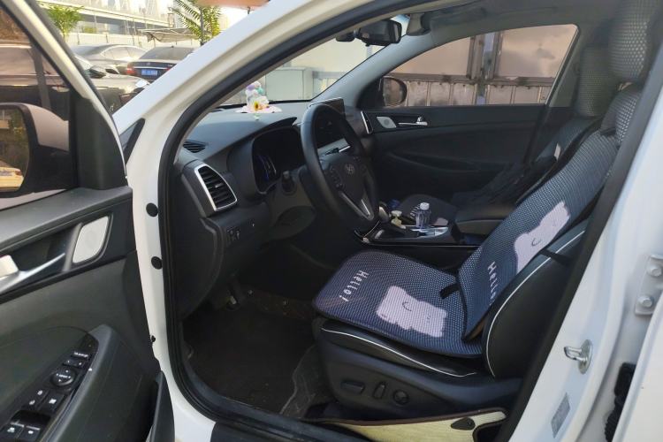 Used Hyundai Tucson 2019 280TGDi Dual-Clutch Two-Wheel Drive Smart Connect Version China V Standard
